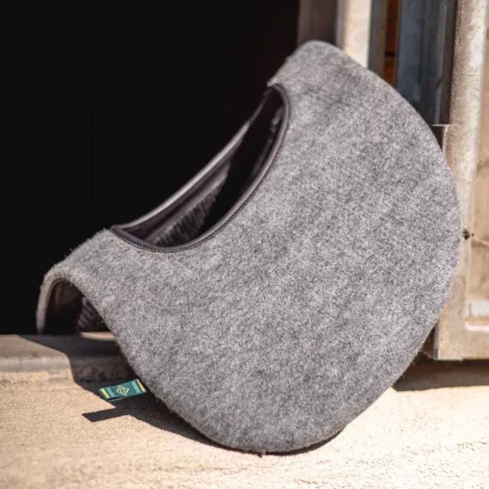 Gray Felt Wither Pad